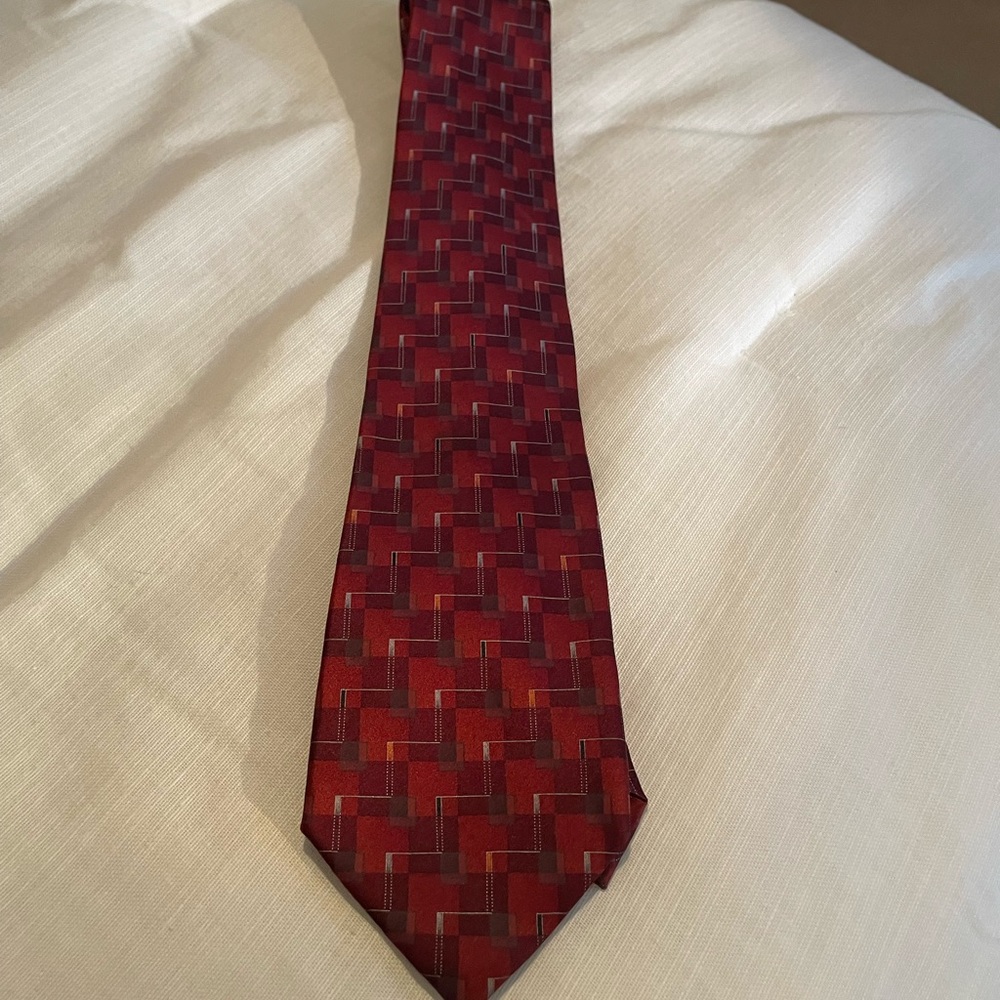 Classic Van Heusen tie.